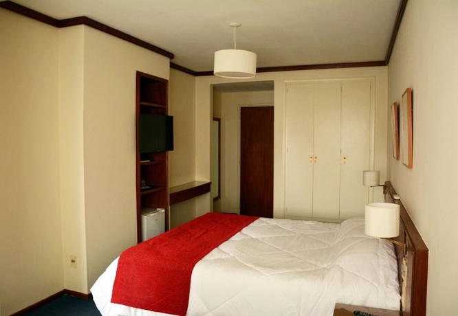 Imagen de la habitación del Hotel Oxford, Montevideo. Foto 5