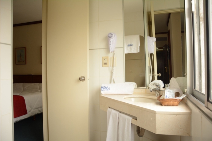 Imagen de la habitación del Hotel Oxford, Montevideo. Foto 8