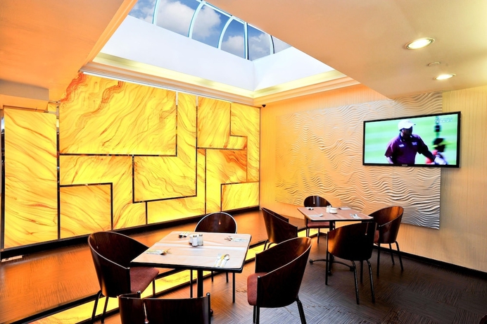 Imagen del bar/restaurante del Hotel Oxford, Singapur. Foto 3