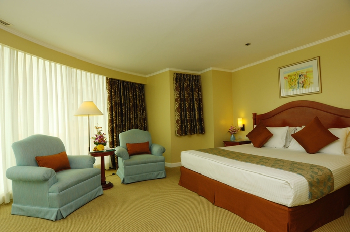 Imagen de la habitación del Hotel Oxford Suites Makati. Foto 4