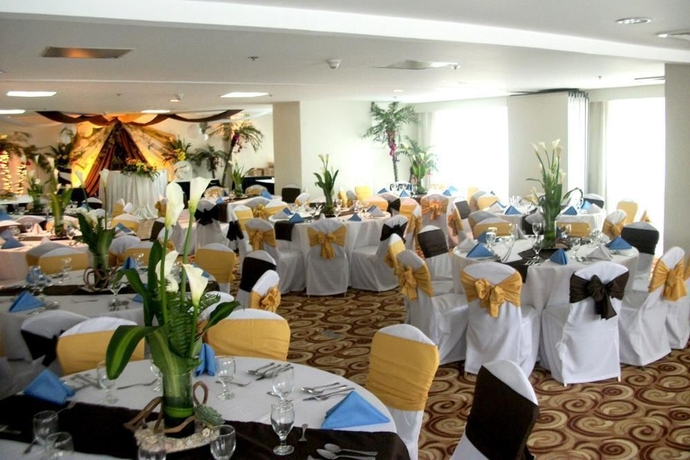 Imagen de los interiores del Hotel Oxford Suites Makati. Foto 13
