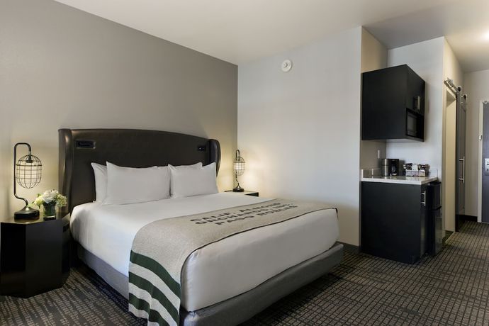 Imagen de la habitación del Hotel Oxford Suites Paso Robles. Foto 10