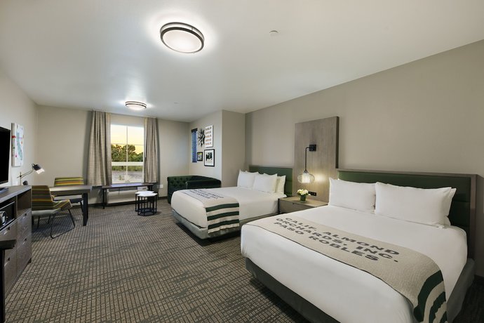 Imagen de la habitación del Hotel Oxford Suites Paso Robles. Foto 13