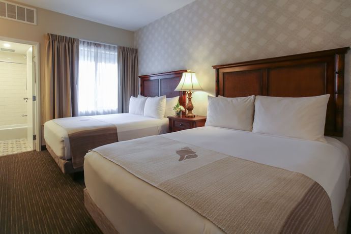 Imagen de la habitación del Hotel Oxford Suites Pismo Beach. Foto 2