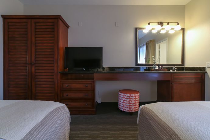 Imagen de la habitación del Hotel Oxford Suites Pismo Beach. Foto 4