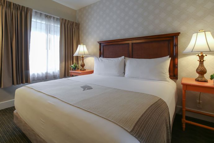 Imagen de la habitación del Hotel Oxford Suites Pismo Beach. Foto 9