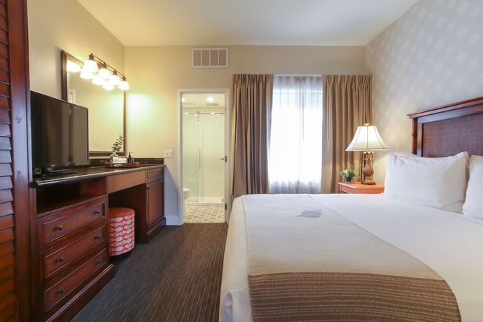 Imagen de la habitación del Hotel Oxford Suites Pismo Beach. Foto 12
