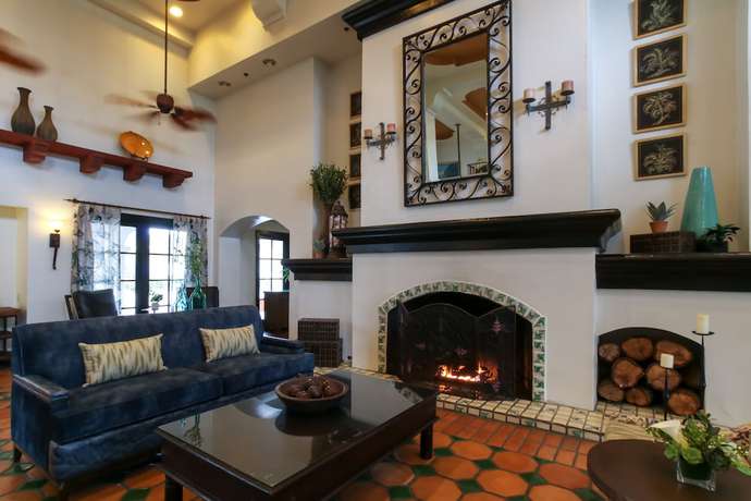 Imagen de los interiores del Hotel Oxford Suites Pismo Beach. Foto 20