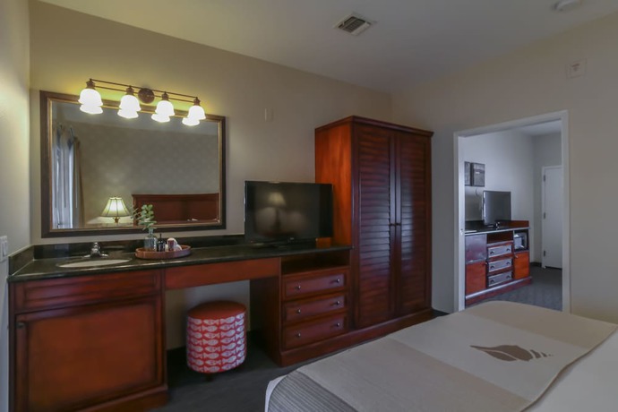 Imagen de la habitación del Hotel Oxford Suites Pismo Beach. Foto 15