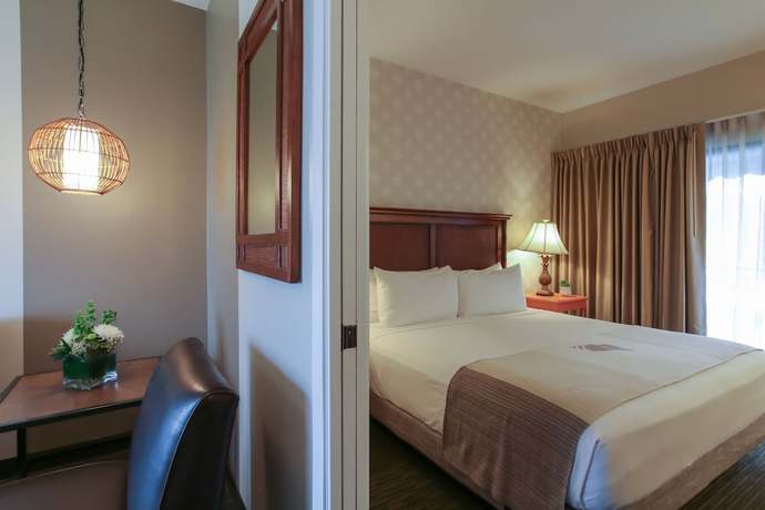 Imagen de la habitación del Hotel Oxford Suites Pismo Beach. Foto 18