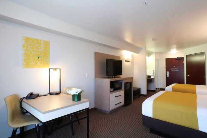 Imagen de la habitación del Hotel Oxford Suites Spokane Valley. Foto 2