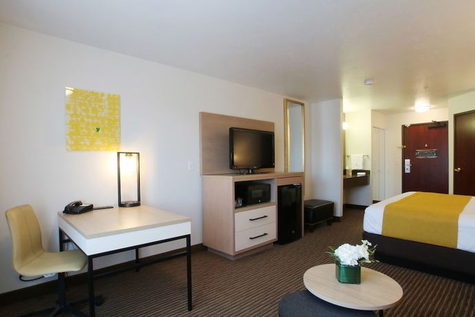 Imagen de la habitación del Hotel Oxford Suites Spokane Valley. Foto 3