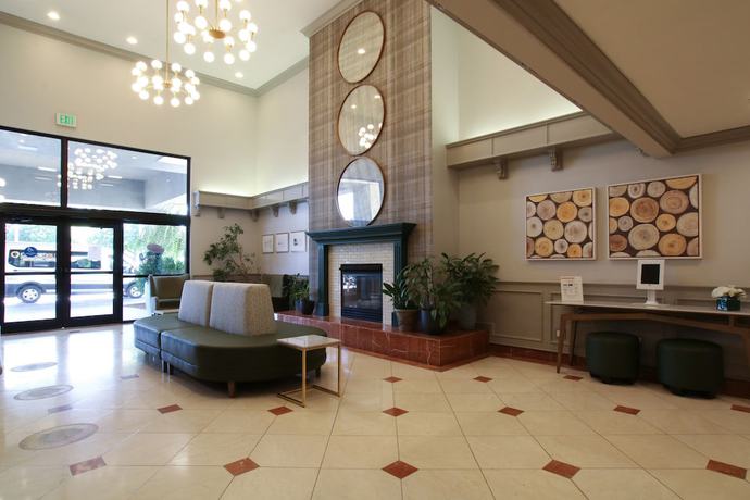 Imagen de los interiores del Hotel Oxford Suites Spokane Valley. Foto 20