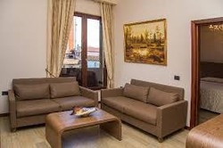 Imagen de la habitación del Hotel Oxford, Tirana. Foto 5