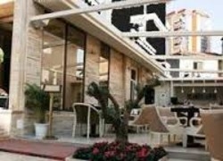 Imagen del bar/restaurante del Hotel Oxford, Tirana. Foto 3