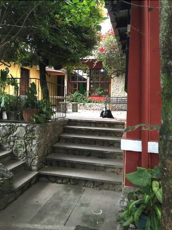 Imagen de los exteriores del Hotel Oxib Peck. Foto 13