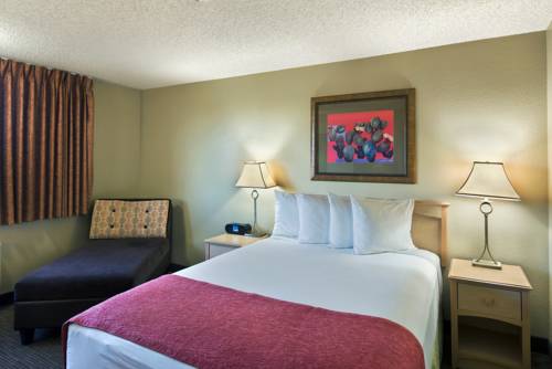 Imagen de la habitación del Hotel Oxnard Inn Lancaster. Foto 8