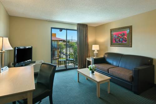 Imagen de la habitación del Hotel Oxnard Inn Lancaster. Foto 11