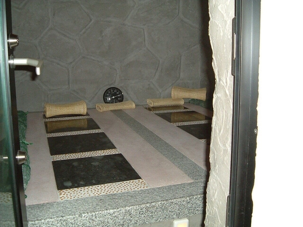 Imagen de la piscina del Hotel Oyado Sansui. Foto 15