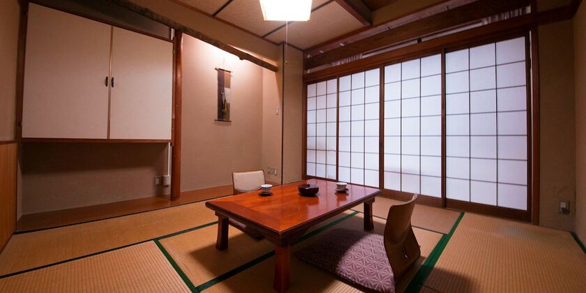 Imagen de la habitación del Hotel Oyado Suzuka. Foto 17