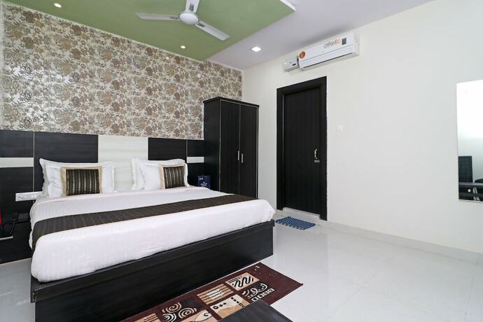 Imagen de la habitación del Hotel Oyo 10133 Rama Grand Hs. Foto 4