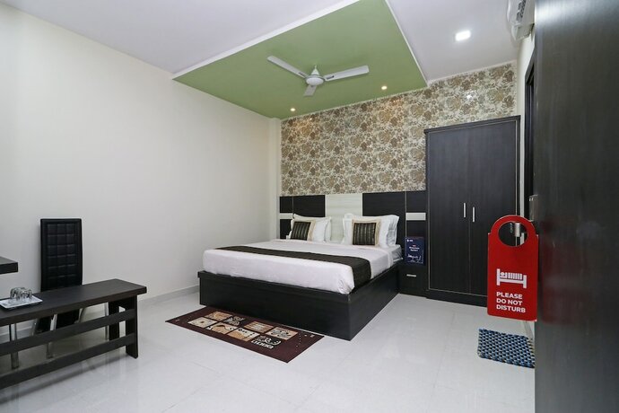 Imagen de la habitación del Hotel Oyo 10133 Rama Grand Hs. Foto 6