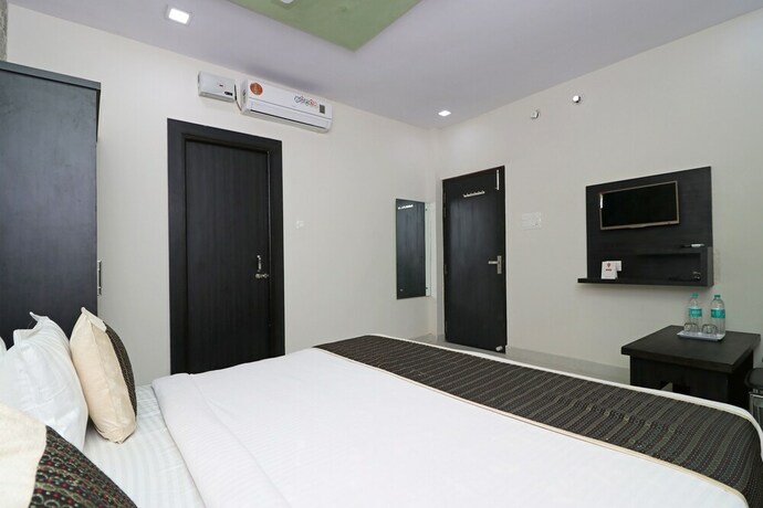 Imagen de la habitación del Hotel Oyo 10133 Rama Grand Hs. Foto 9