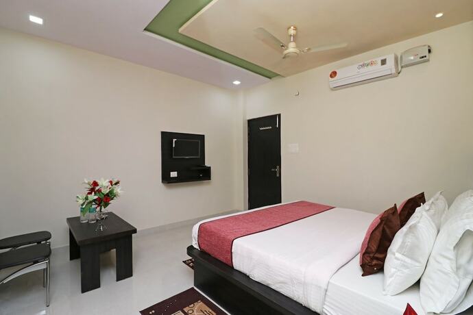 Imagen de la habitación del Hotel Oyo 10133 Rama Grand Hs. Foto 11