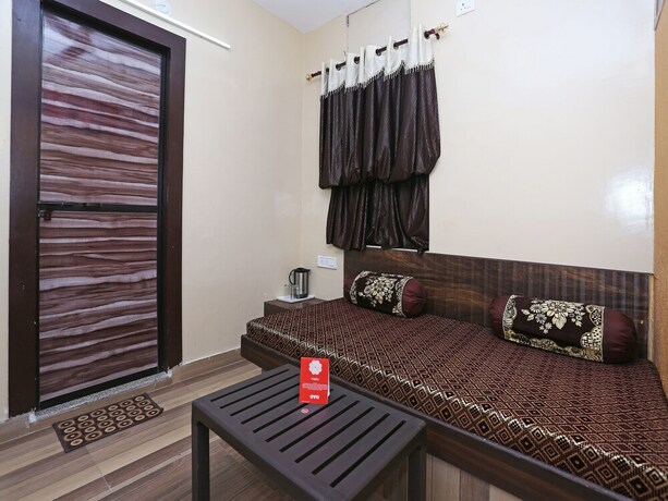 Imagen de la habitación del Hotel Oyo 10137 Vaishnavi. Foto 13