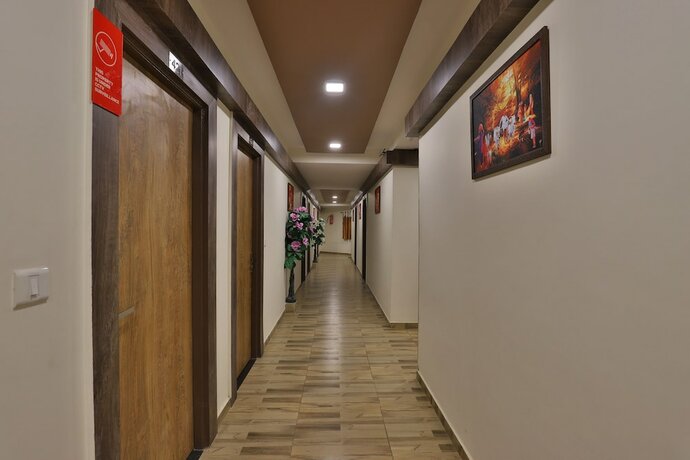 Imagen de los interiores del Hotel Oyo 10265 Galaxy. Foto 20