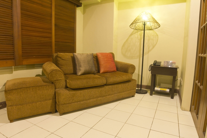 Imagen de los interiores del Hotel Oyo 103 Artina Suites. Foto 14