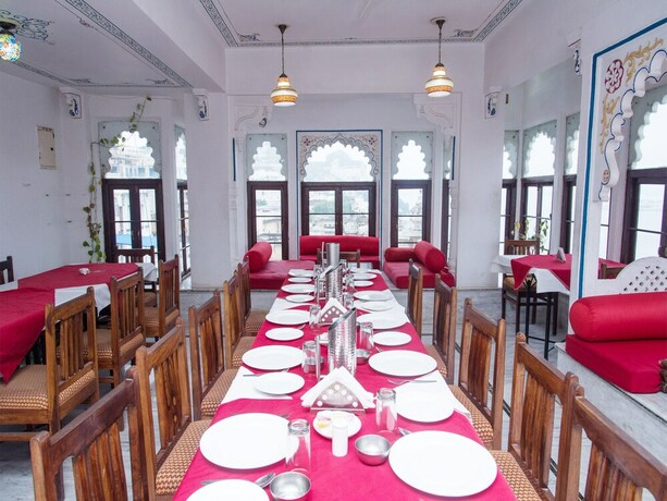 Imagen del bar/restaurante del Hotel Oyo 10319 Pichola Haveli. Foto 4