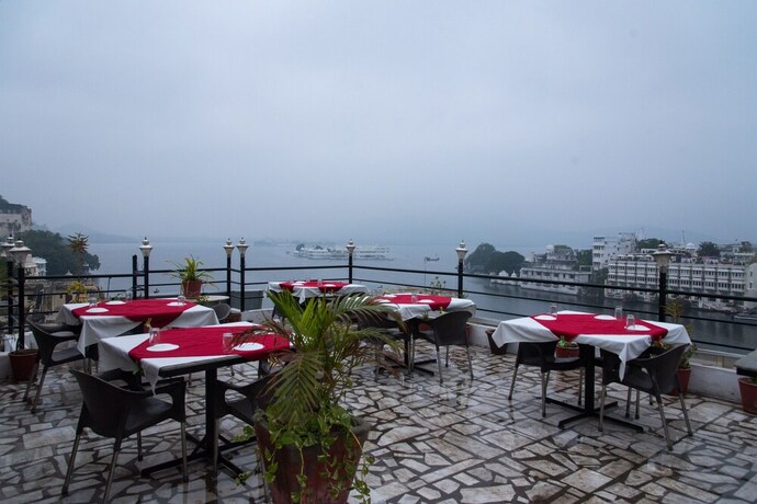 Imagen del bar/restaurante del Hotel Oyo 10319 Pichola Haveli. Foto 7