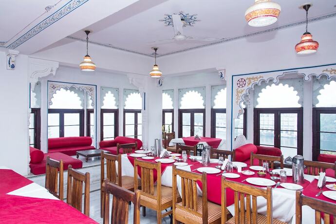 Imagen del bar/restaurante del Hotel Oyo 10319 Pichola Haveli. Foto 8