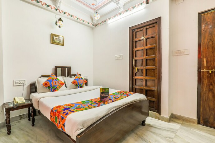 Imagen de la habitación del Hotel Oyo 10319 Pichola Haveli. Foto 17