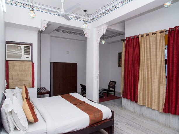 Imagen de la habitación del Hotel Oyo 10319 Pichola Haveli. Foto 19