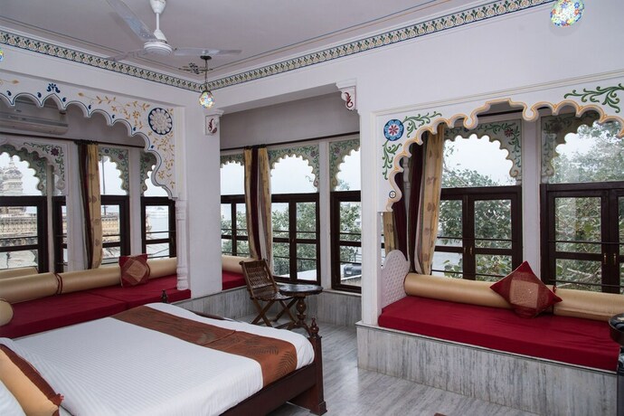 Imagen de la habitación del Hotel Oyo 10319 Pichola Haveli. Foto 22