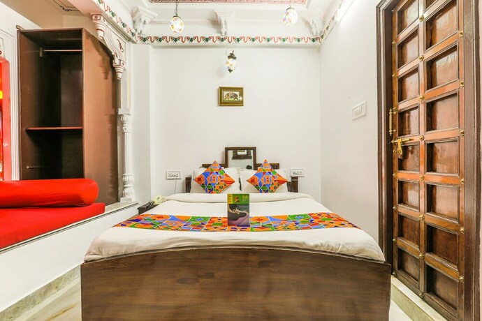 Imagen de la habitación del Hotel Oyo 10319 Pichola Haveli. Foto 24