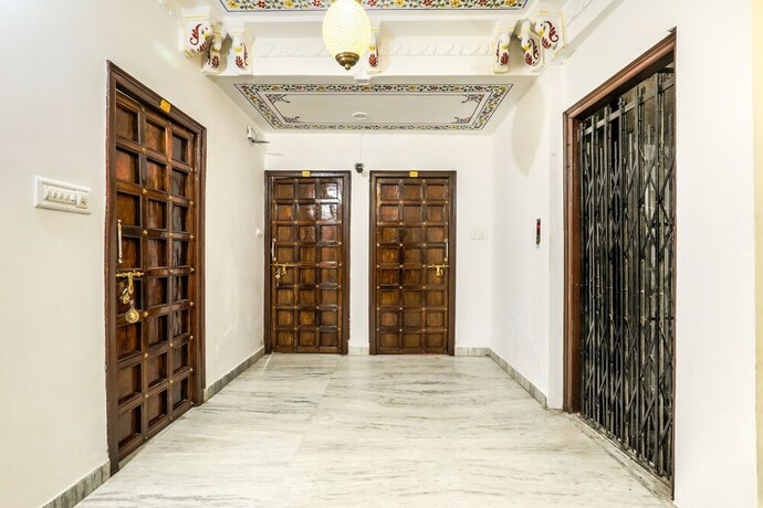 Imagen de los interiores del Hotel Oyo 10319 Pichola Haveli. Foto 37