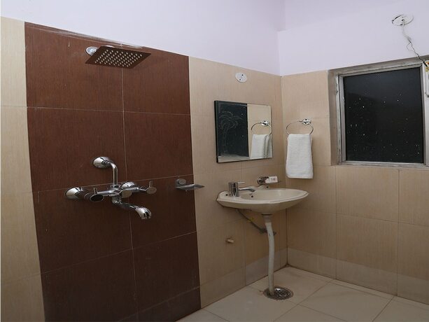 Imagen de la habitación del Hotel Oyo 10347 Deepak. Foto 6