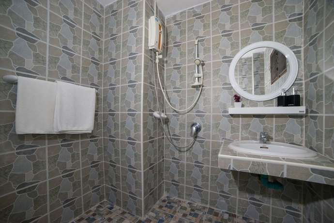 Imagen de la habitación del Hotel Oyo 1037 Kamala Phuket Guesthouse. Foto 17