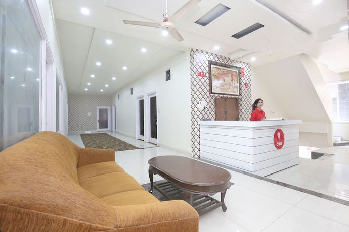 Imagen de los interiores del Hotel Oyo 10376 Golden Inn. Foto 16