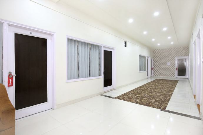 Imagen de los interiores del Hotel Oyo 10376 Golden Inn. Foto 19