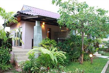 Imagen de los exteriores del Hotel Oyo 1046 Noppharat Resort. Foto 12