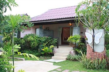 Imagen de los exteriores del Hotel Oyo 1046 Noppharat Resort. Foto 13
