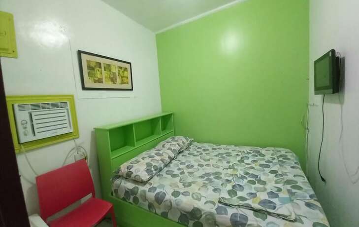 Imagen de la habitación del Hotel Oyo 1048 Jomckayl Apartelle. Foto 27