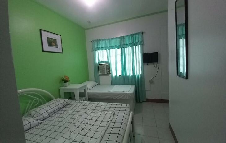 Imagen de la habitación del Hotel Oyo 1048 Jomckayl Apartelle. Foto 30