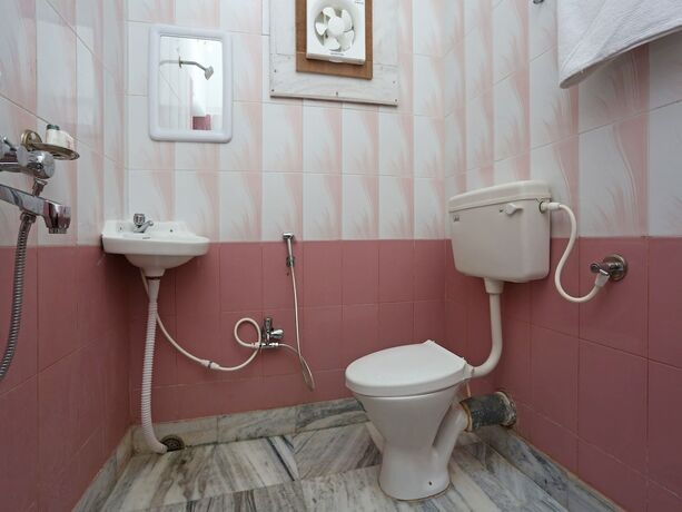 Imagen de la habitación del Hotel Oyo 10512 Toshani Palace. Foto 14