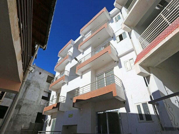 Imagen general del Hotel Oyo 10948 Home Modern Studio Bhumiyadhar. Foto 3