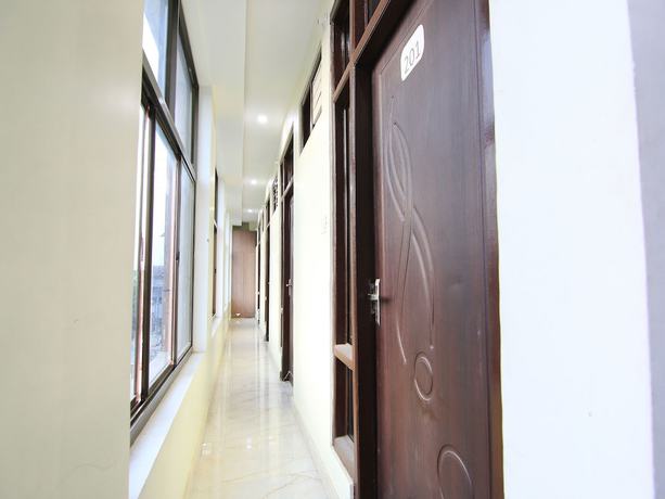Imagen de los interiores del Hotel Oyo 10969 Us Residency. Foto 18